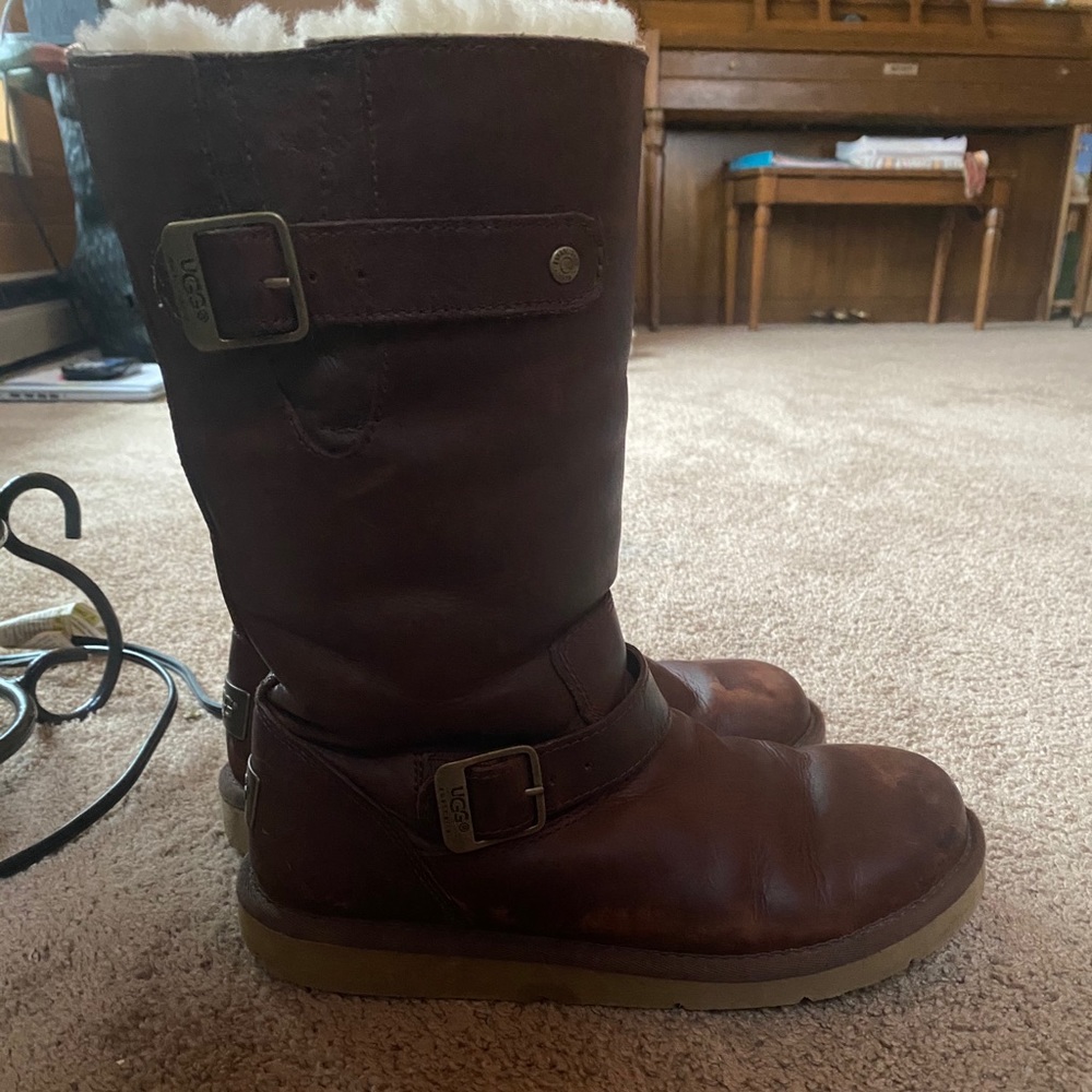 UGGS